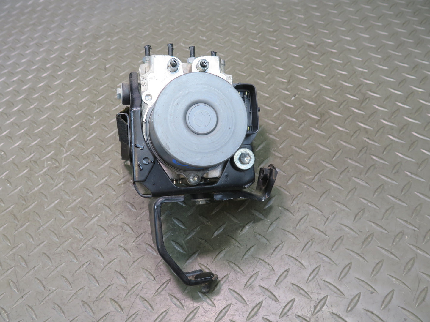 16-18 Lexus GSC16L RC350 RC300 AWD Anti Lock Brake ABS Pump Module 76K Miles OEM
