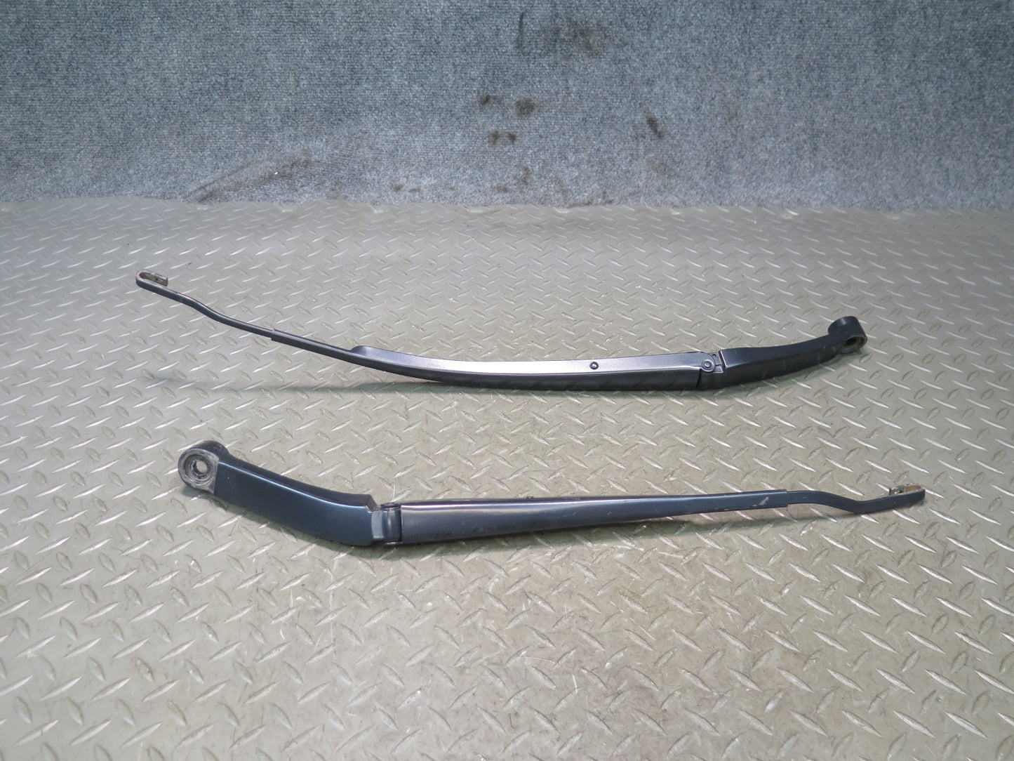 15-25 Lexus GSC16L RC350 RC300 Front Left & Right Wiper Arm Set of 2 OEM