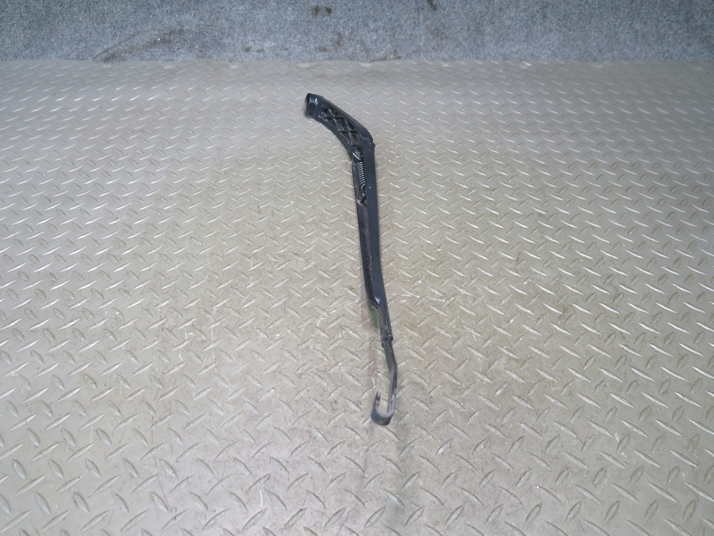 15-25 Lexus GSC16L RC350 RC300 Front Left & Right Wiper Arm Set of 2 OEM