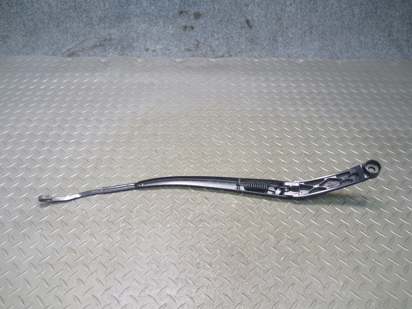 15-25 Lexus GSC16L RC350 RC300 Front Left & Right Wiper Arm Set of 2 OEM