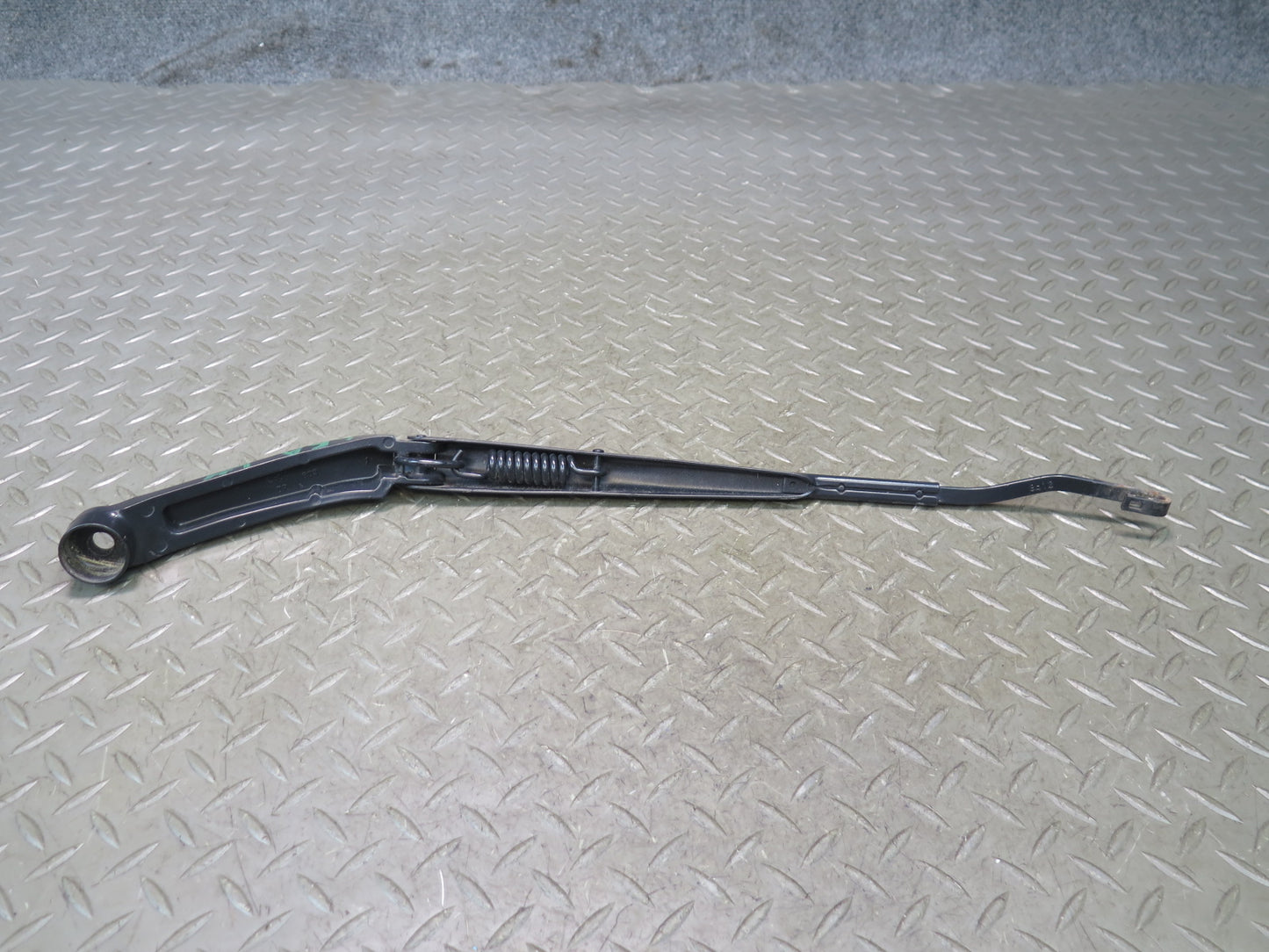 15-25 Lexus GSC16L RC350 RC300 Front Left & Right Wiper Arm Set of 2 OEM