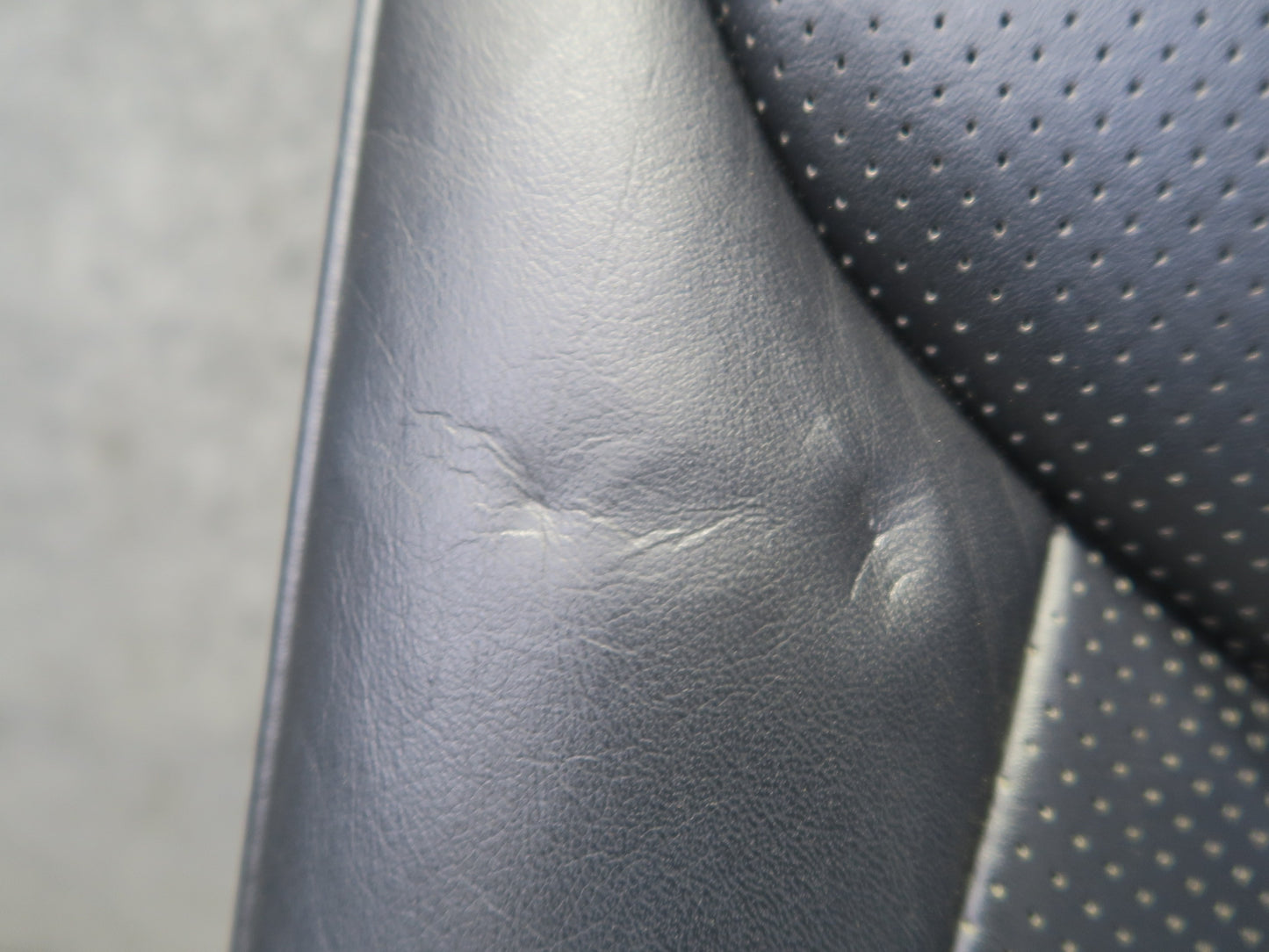 01-03 Lexus UCF30L LS430 Front Right Seat Upper Leather Cushion Black OEM