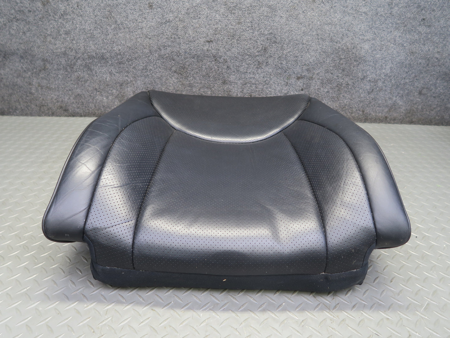 01-03 Lexus UCF30L LS430 Front Right Seat Upper Leather Cushion Black OEM