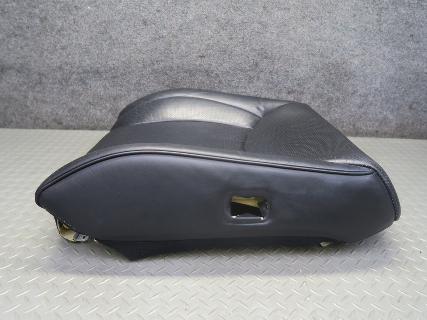 01-03 Lexus UCF30L LS430 Front Right Seat Upper Leather Cushion Black OEM