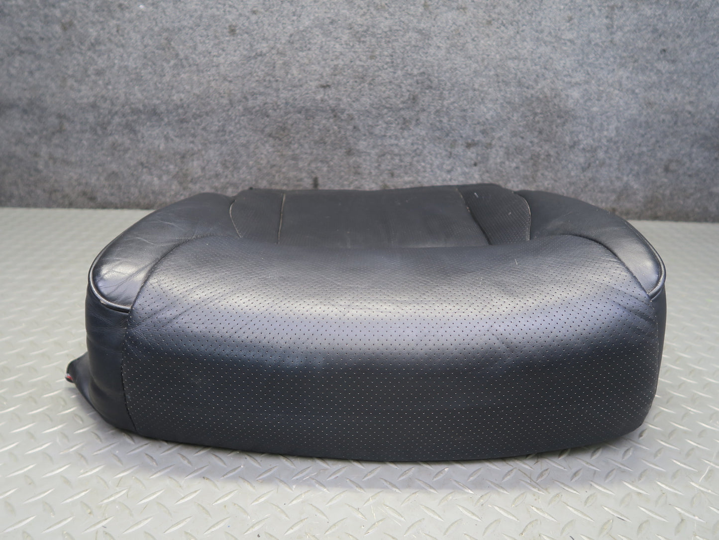 01-03 Lexus UCF30L LS430 Front Right Pass Seat Lower Leather Cushion Black OEM