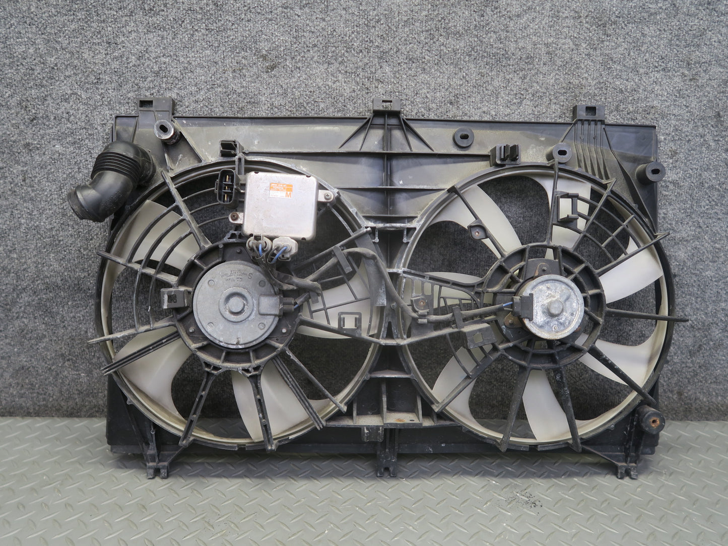 15-25 Lexus GSC16L RC300 3.5L Engine Radiator Cooling Dual Fan w Shroud OEM