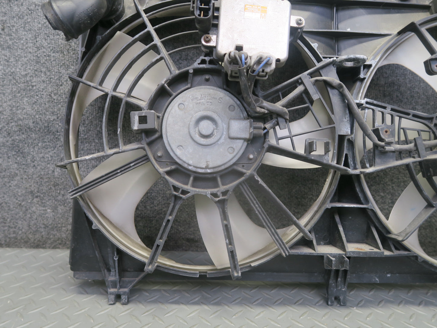 15-25 Lexus GSC16L RC300 3.5L Engine Radiator Cooling Dual Fan w Shroud OEM