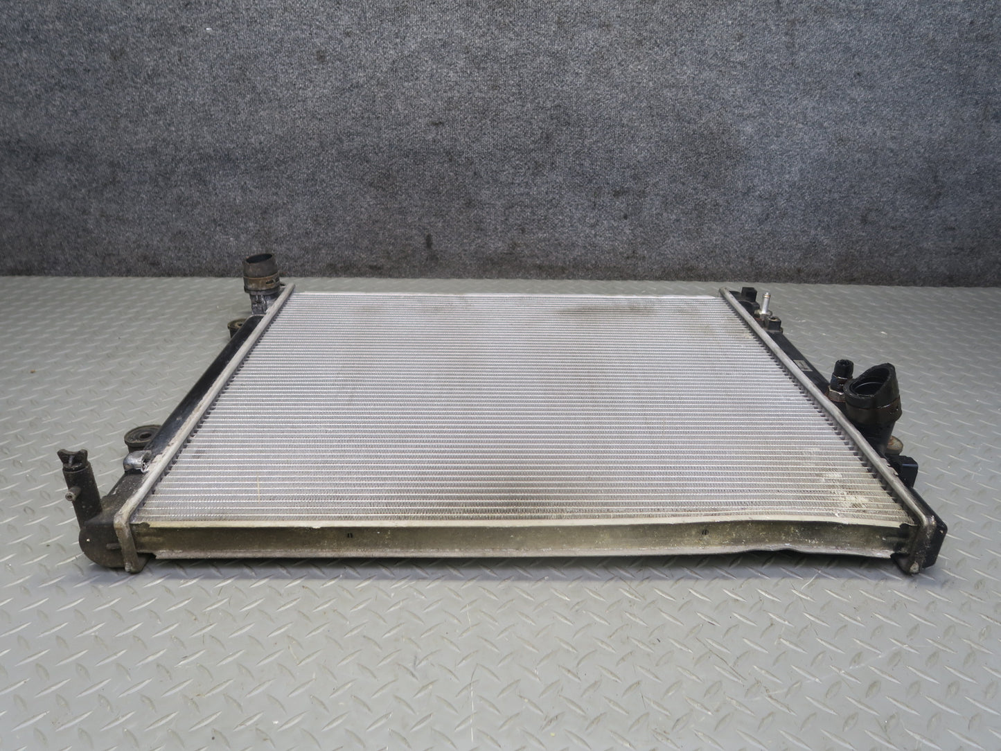 2003-2009 Lexus UZJ120L GX470 Aftermarket CSF Engine Cooling Radiator
