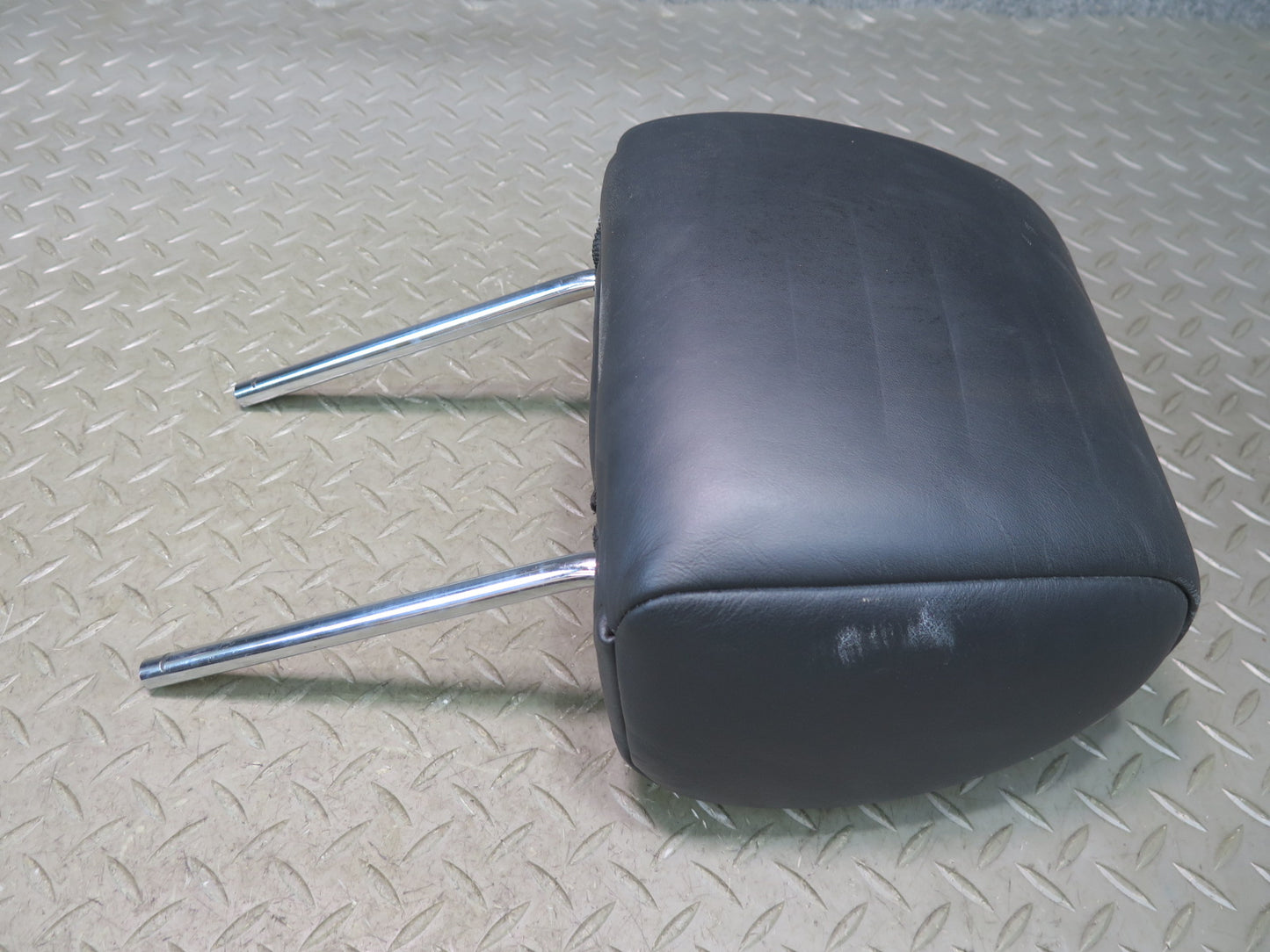 01-03 Lexus UCF30L LS430 Set of 2 Front Left & Right Seat Leather Headrest OEM