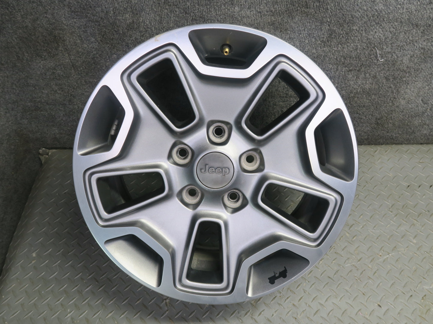 13-18 Jeep Wrangler JK Factory R17" Wheel Rim 17x7.5 ET44.45 Silver OEM
