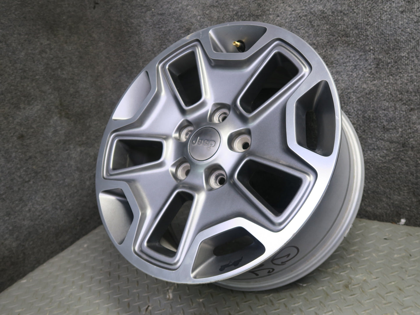13-18 Jeep Wrangler JK Factory R17" Wheel Rim 17x7.5 ET44.45 Silver OEM