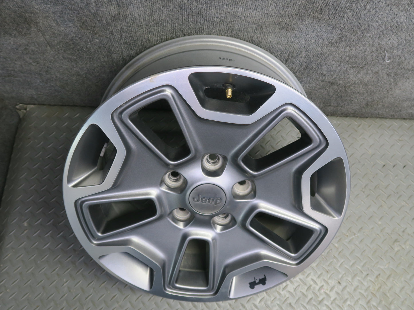 13-18 Jeep Wrangler JK Factory R17" Wheel Rim 17x7.5 ET44.45 Silver OEM