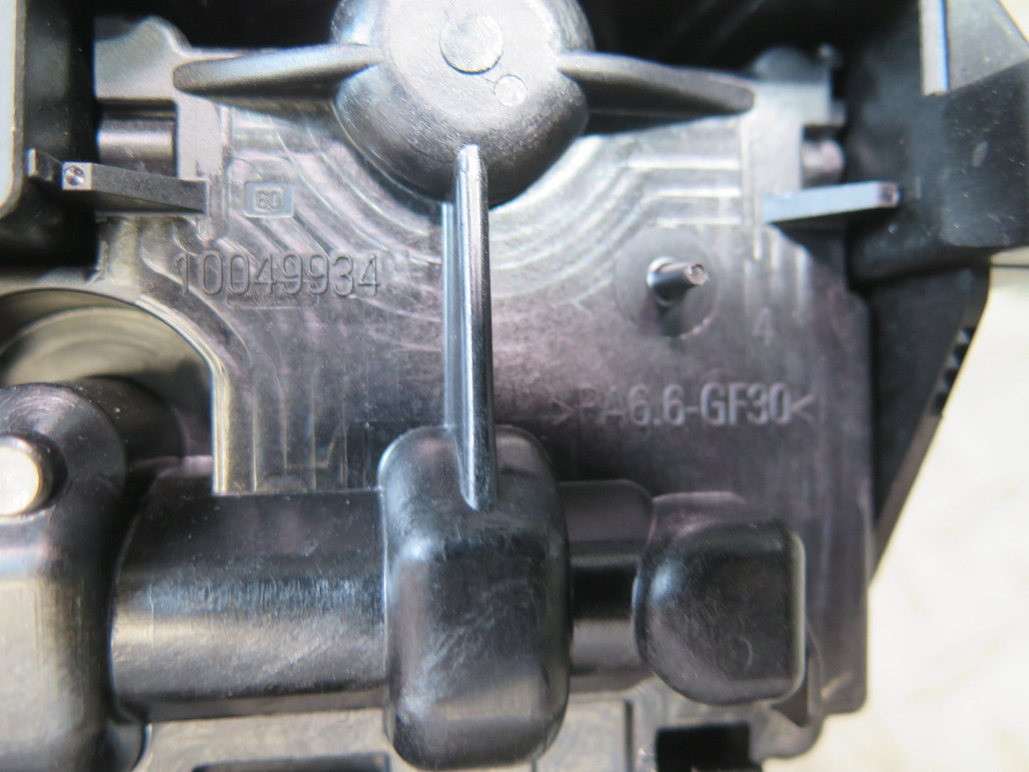 2012-2013 BMW F10 550i  Automatic Transmission Gear Shifter Selector 9291532 OEM