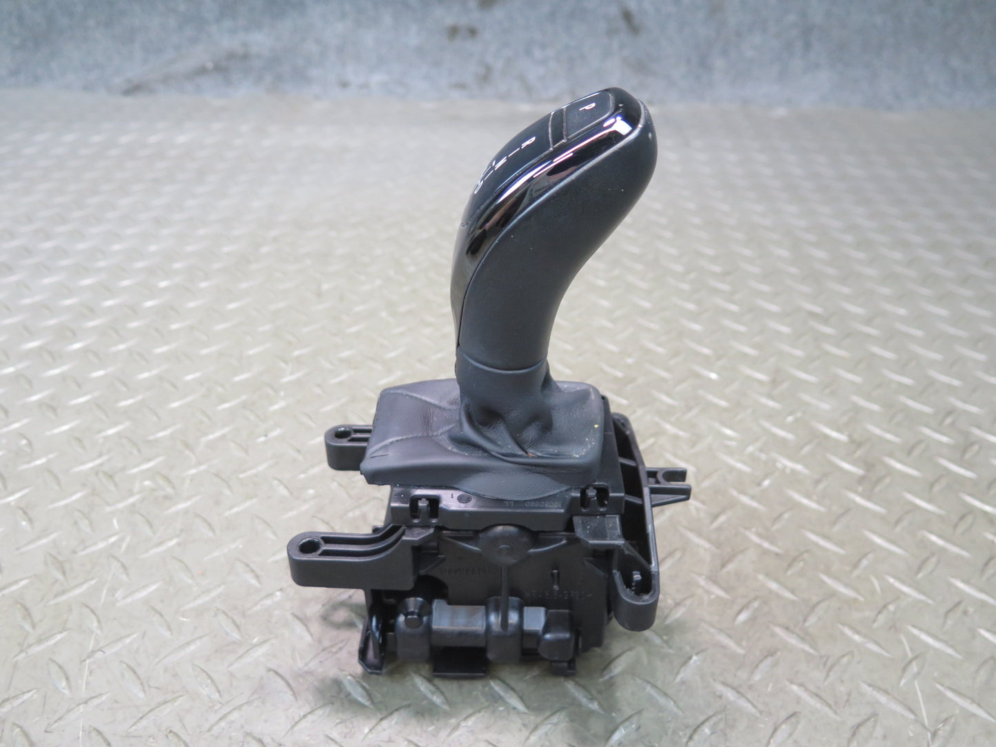 2012-2013 BMW F10 550i  Automatic Transmission Gear Shifter Selector 9291532 OEM
