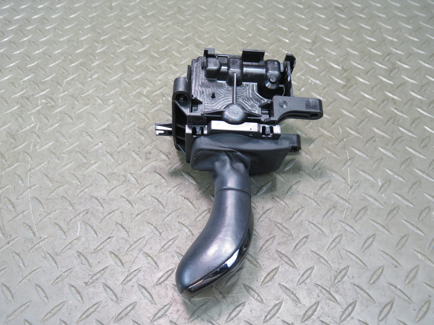 2012-2013 BMW F10 550i  Automatic Transmission Gear Shifter Selector 9291532 OEM