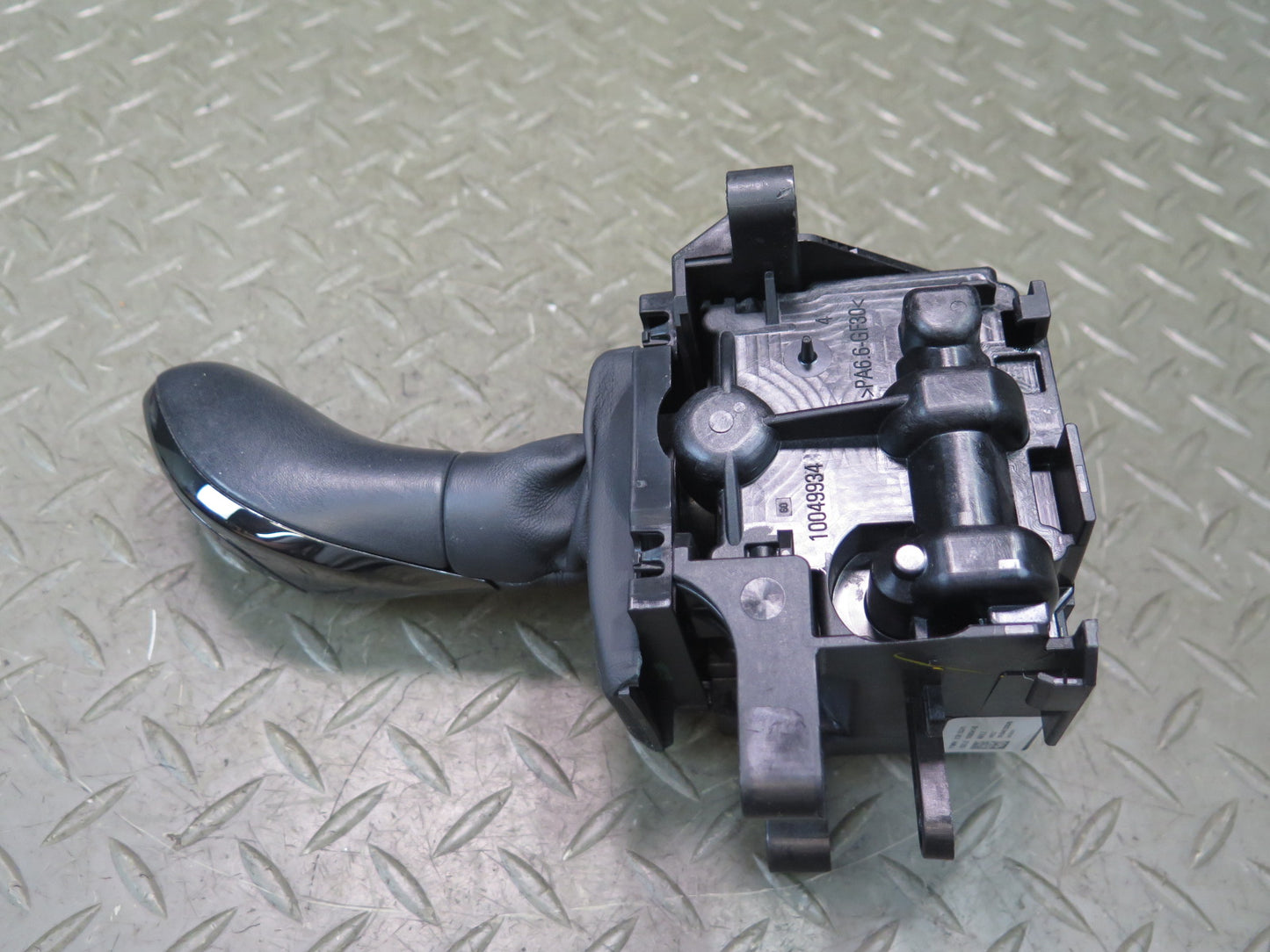 2012-2013 BMW F10 550i  Automatic Transmission Gear Shifter Selector 9291532 OEM