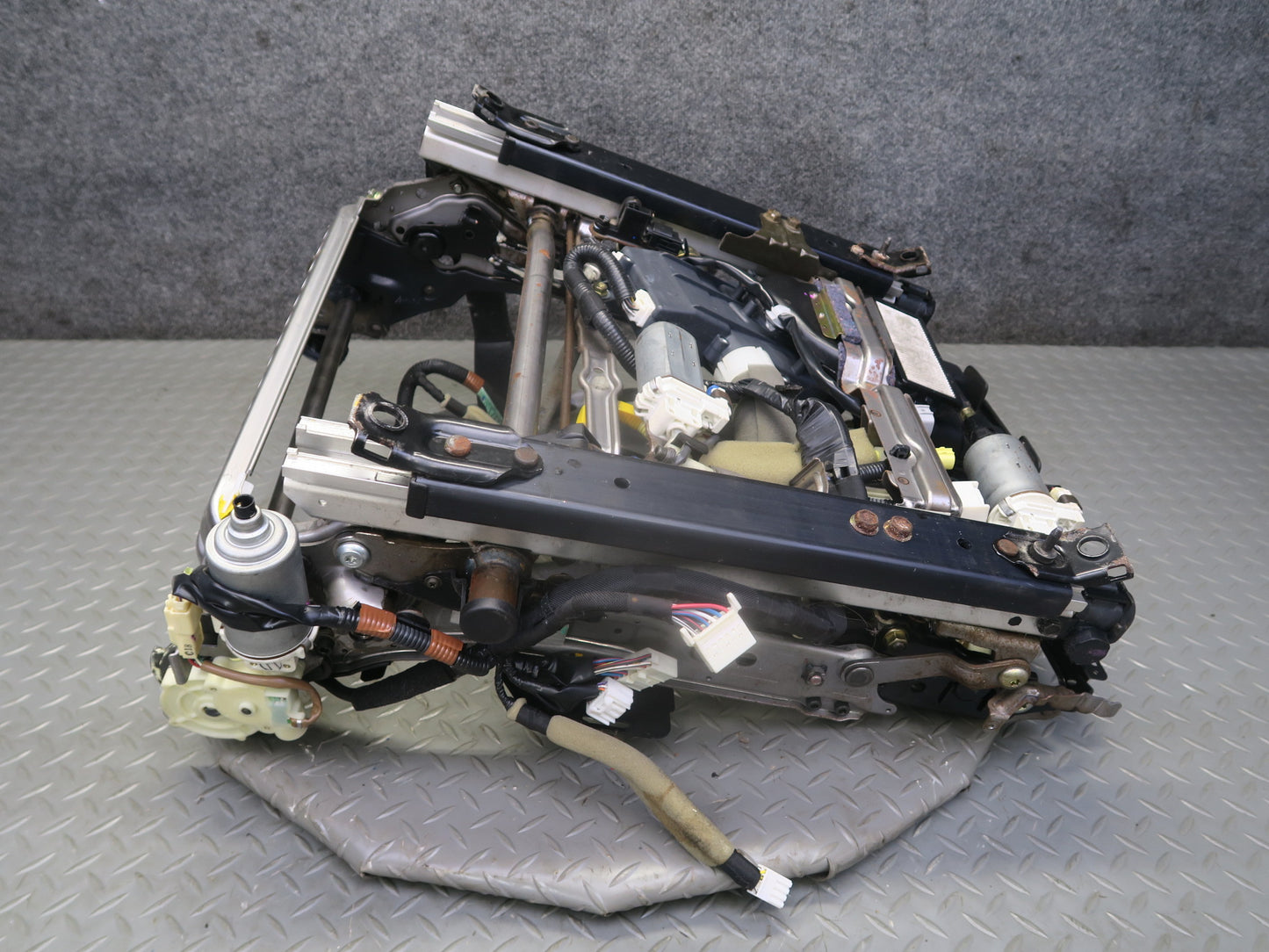 01-03 Lexus UCF30L LS430 Front Left Driver Seat Track Rail Frame OEM