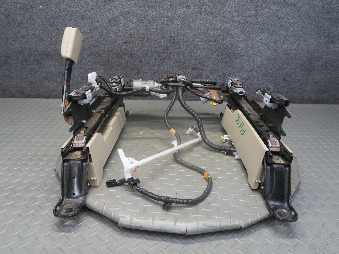 04-09 Lexus UZJ120L GX470 Front Right Seat Lower Frame Track w Motor
