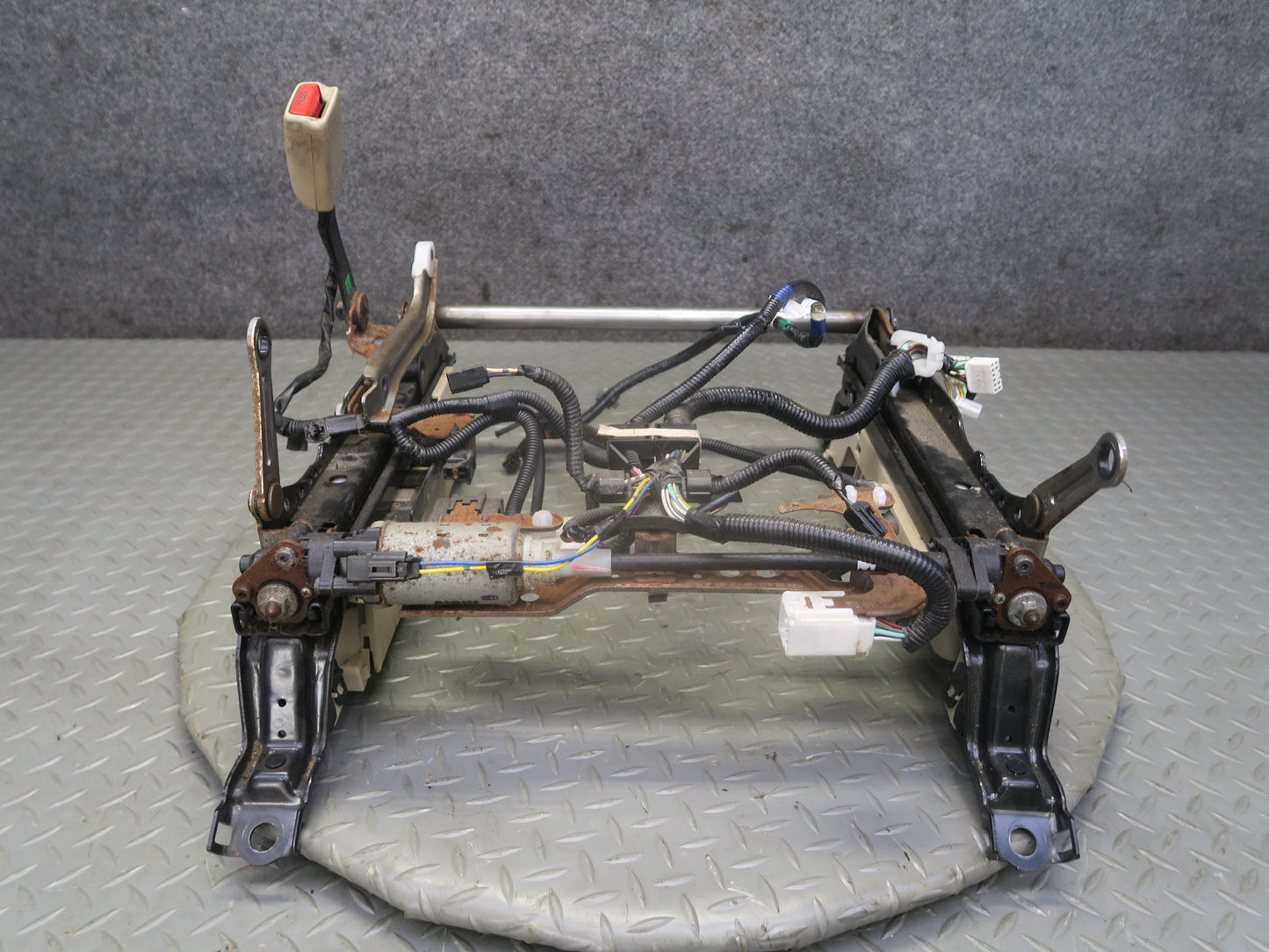 04-09 Lexus UZJ120L GX470 Front Left Seat Lower Frame Track w Motor