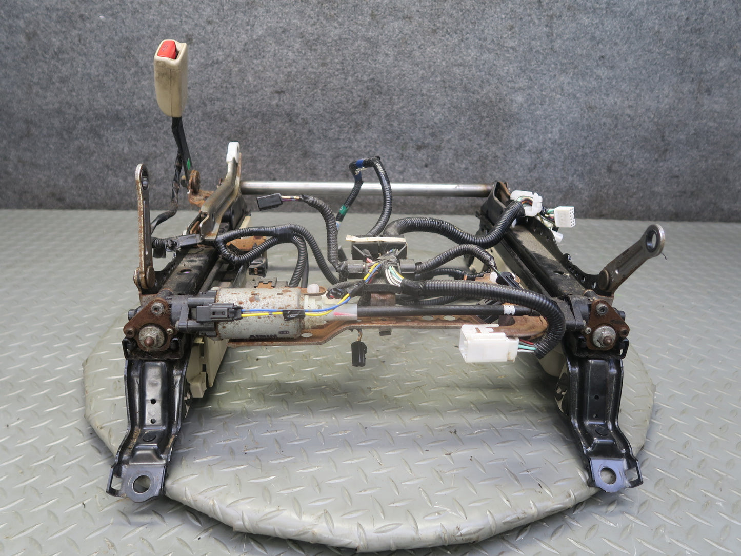 04-09 Lexus UZJ120L GX470 Front Left Seat Lower Frame Track w Motor
