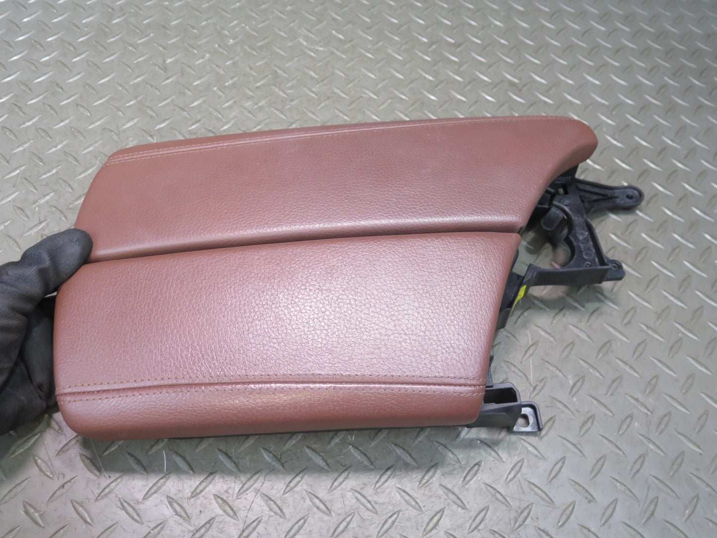 11-16 BMW F10 5-SERIES 550i Center Console Armrest Lid Cover Leather Brown OEM