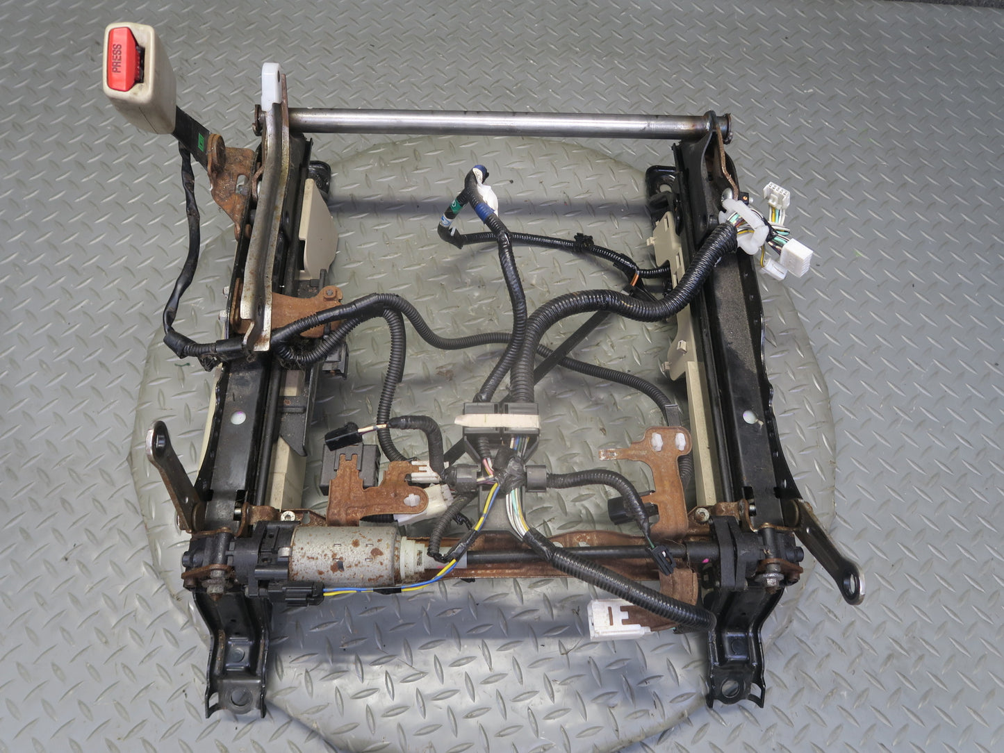 04-09 Lexus UZJ120L GX470 Front Left Seat Lower Frame Track w Motor