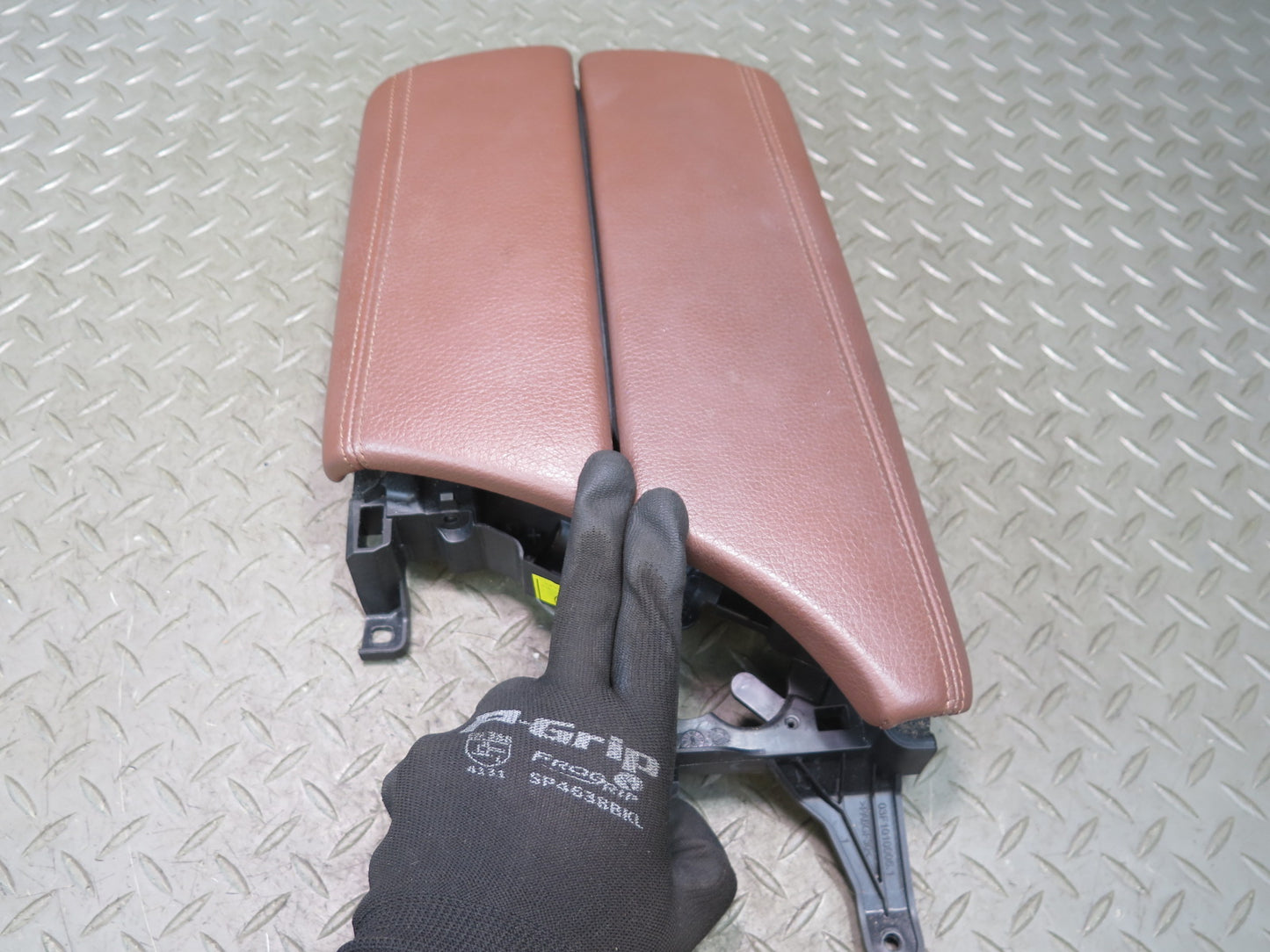 11-16 BMW F10 5-SERIES 550i Center Console Armrest Lid Cover Leather Brown OEM