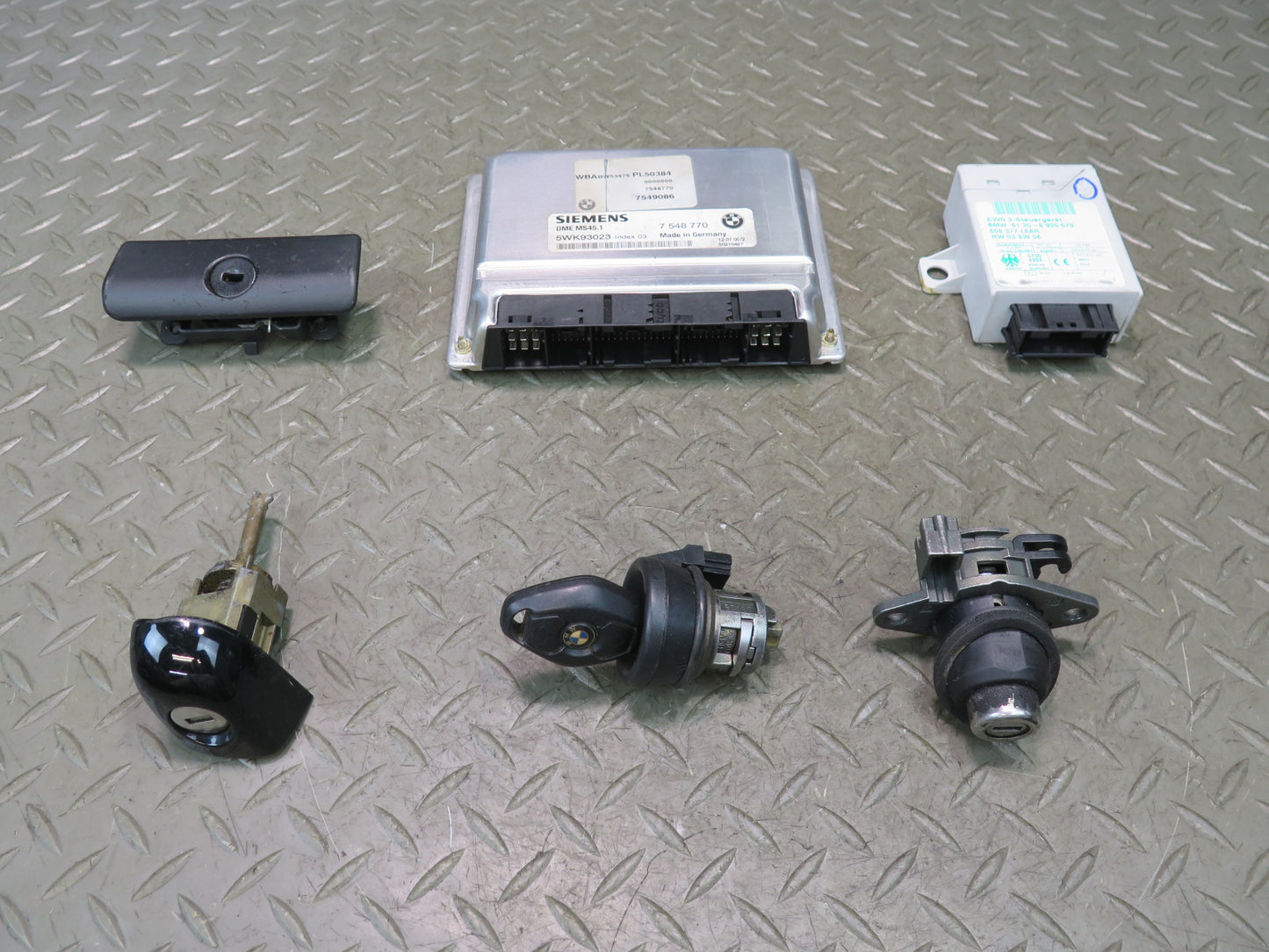 2005 BMW E46 330ci A/T Conv DME ECU Ignition Door Trunk Glove Lock KEY Set OEM