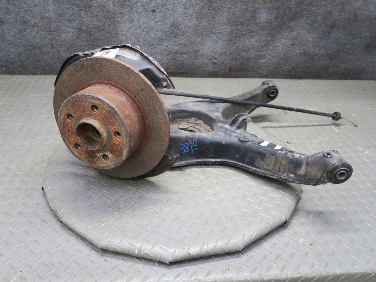 86-89 Mercedes R107 560SL Rear Right Trailing Arm Spindle Knuckle Wheel Hub OEM