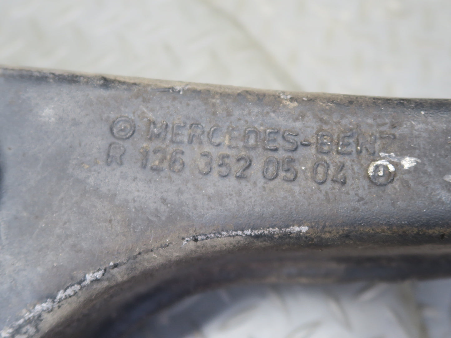 86-89 Mercedes R107 560SL Rear Right Trailing Arm Spindle Knuckle Wheel Hub OEM