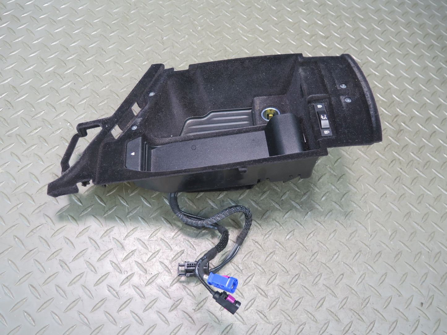 11-16 BMW F10 550iX Center Console Compartment Storage w USB & AUX 9206729 OEM
