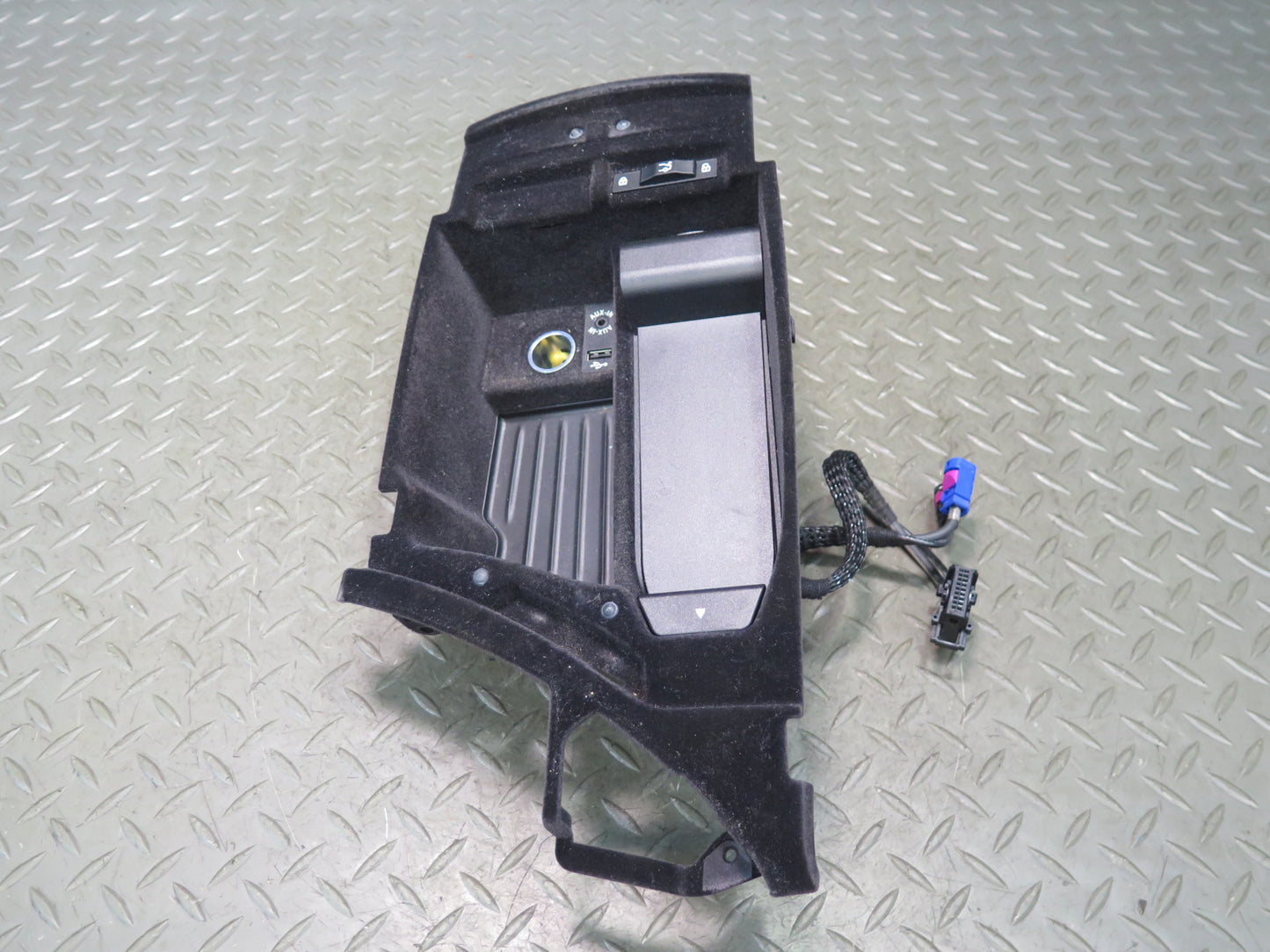 11-16 BMW F10 550iX Center Console Compartment Storage w USB & AUX 9206729 OEM