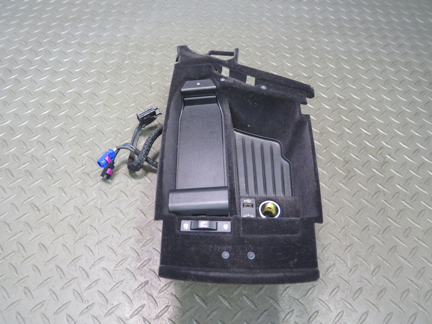 11-16 BMW F10 550iX Center Console Compartment Storage w USB & AUX 9206729 OEM