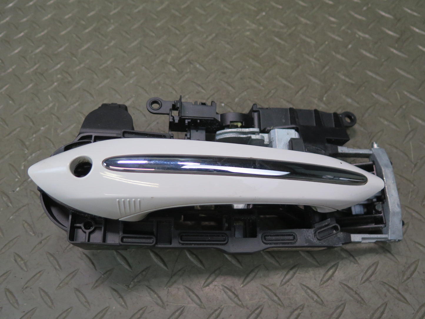 11-16 BMW F10 550iX Front Left Door Exterior Handle w Keyless Entry OEM