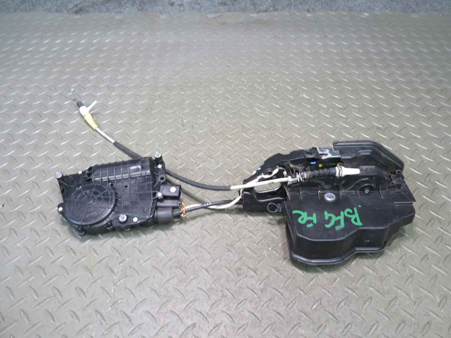 11-16 BMW F10 550iX Front Right Door Lock Latch Actuator w Soft Close OEM