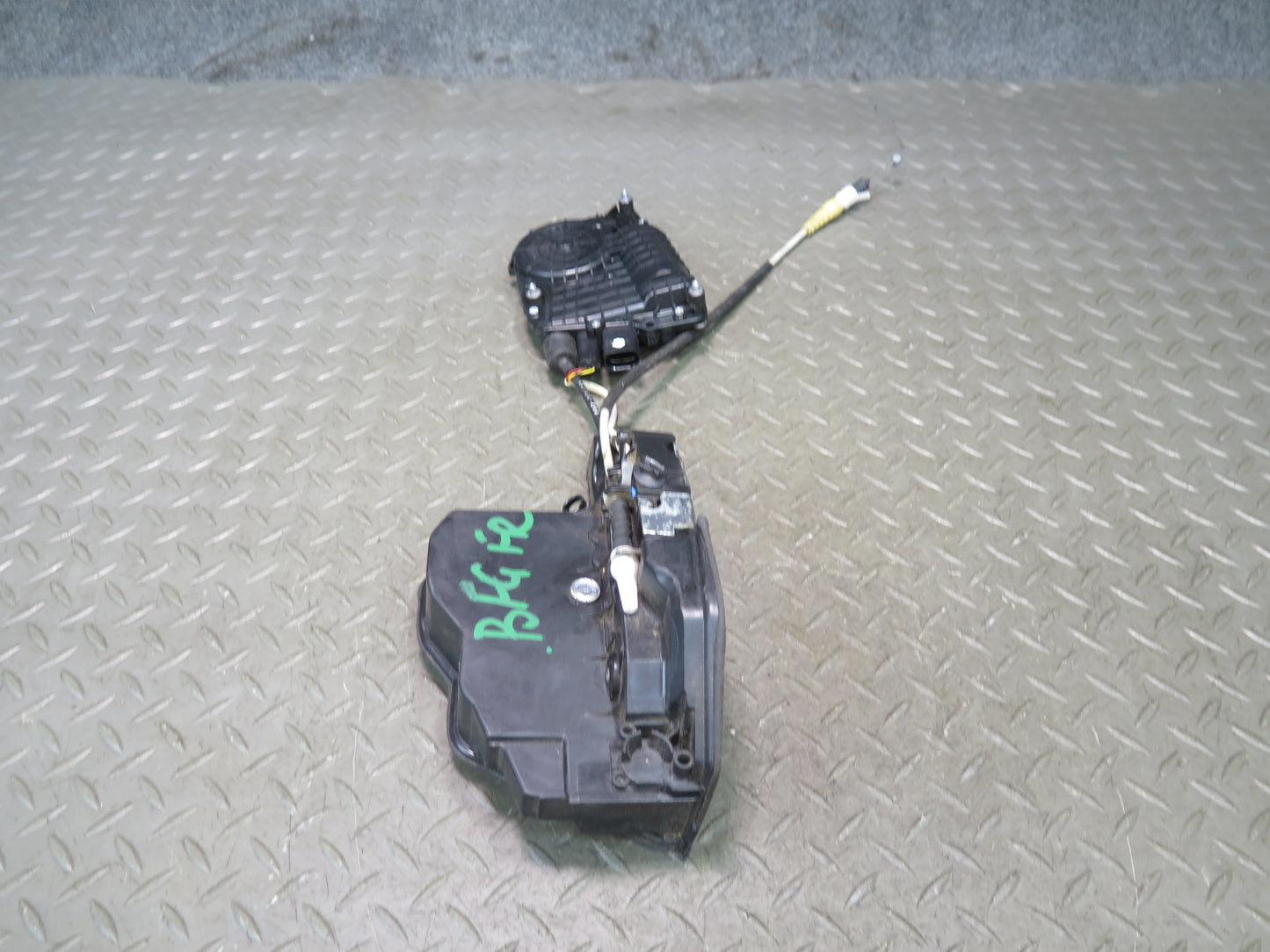 11-16 BMW F10 550iX Front Right Door Lock Latch Actuator w Soft Close OEM