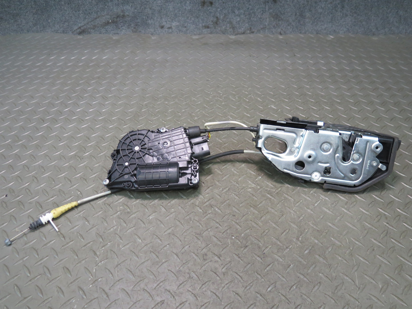11-16 BMW F10 550iX Front Right Door Lock Latch Actuator w Soft Close OEM