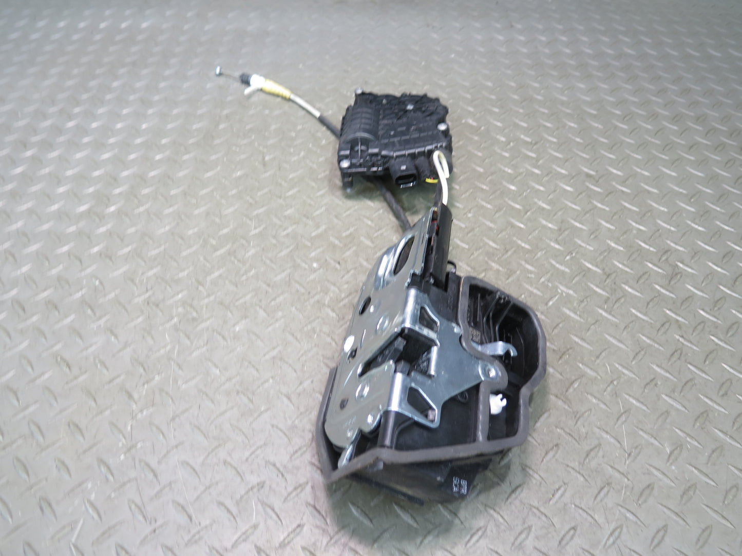 11-16 BMW F10 550iX Front Right Door Lock Latch Actuator w Soft Close OEM