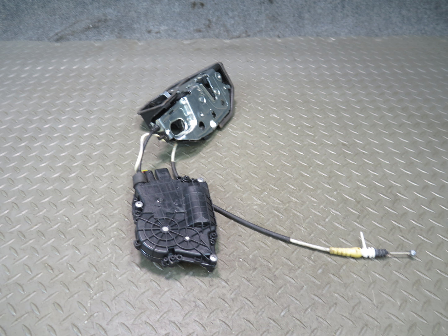 11-16 BMW F10 550iX Front Right Door Lock Latch Actuator w Soft Close OEM