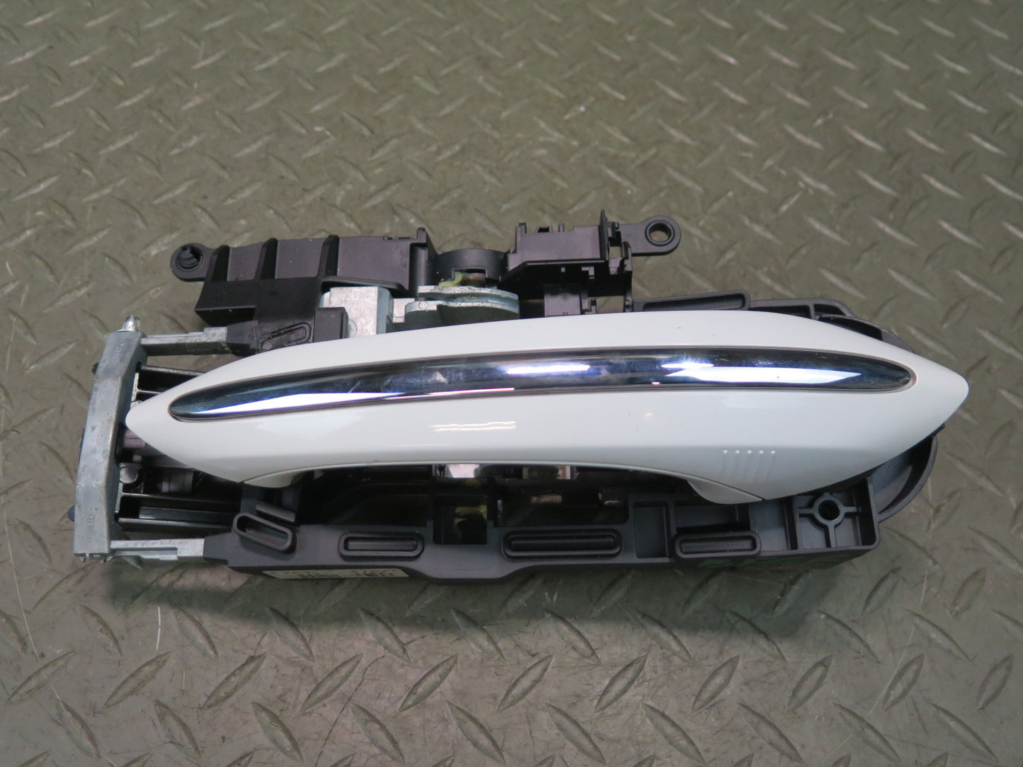 11-16 BMW F10 550iX Front Right Door Exterior Handle w Keyless Entry OEM