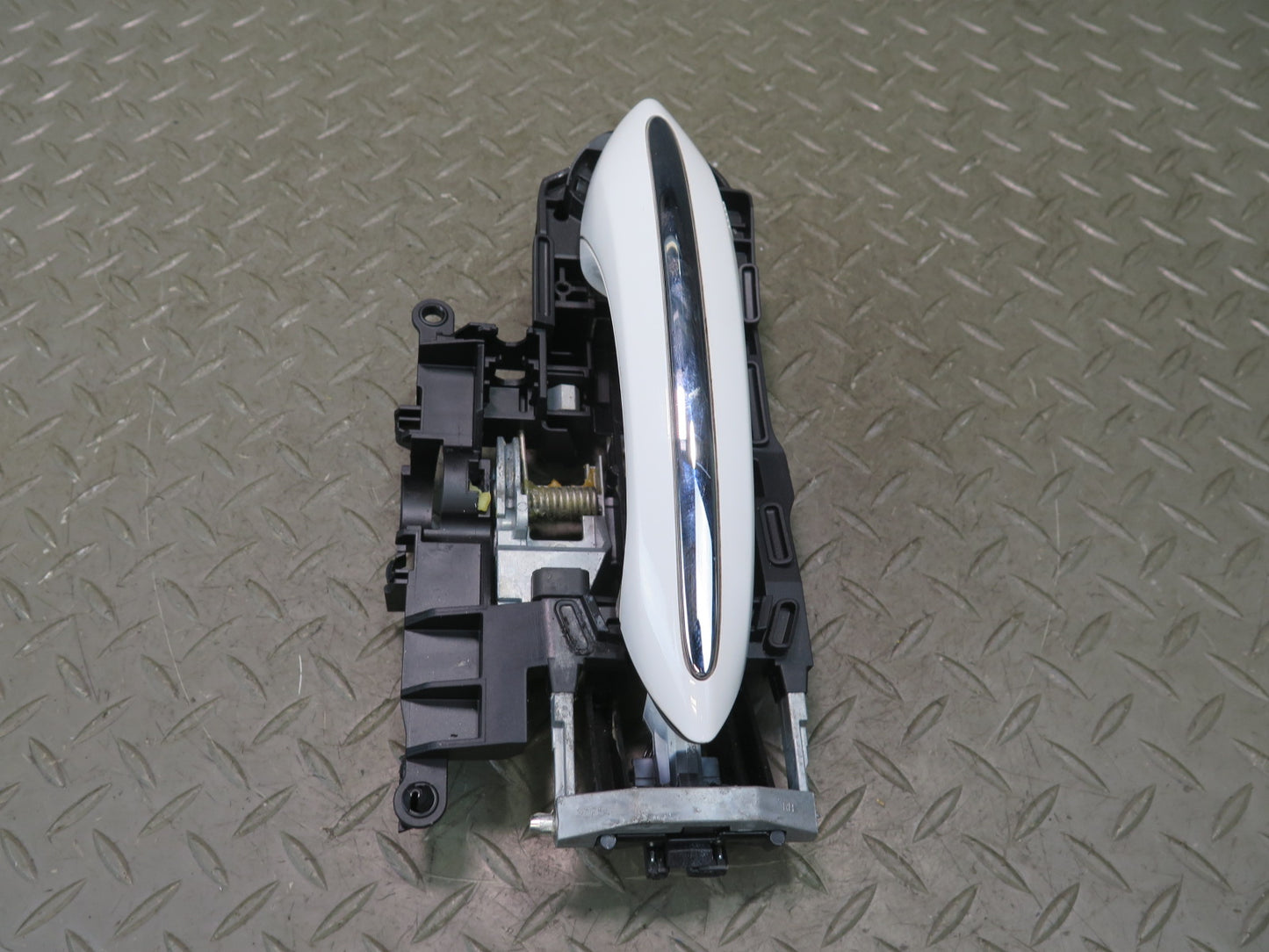 11-16 BMW F10 550iX Front Right Door Exterior Handle w Keyless Entry OEM