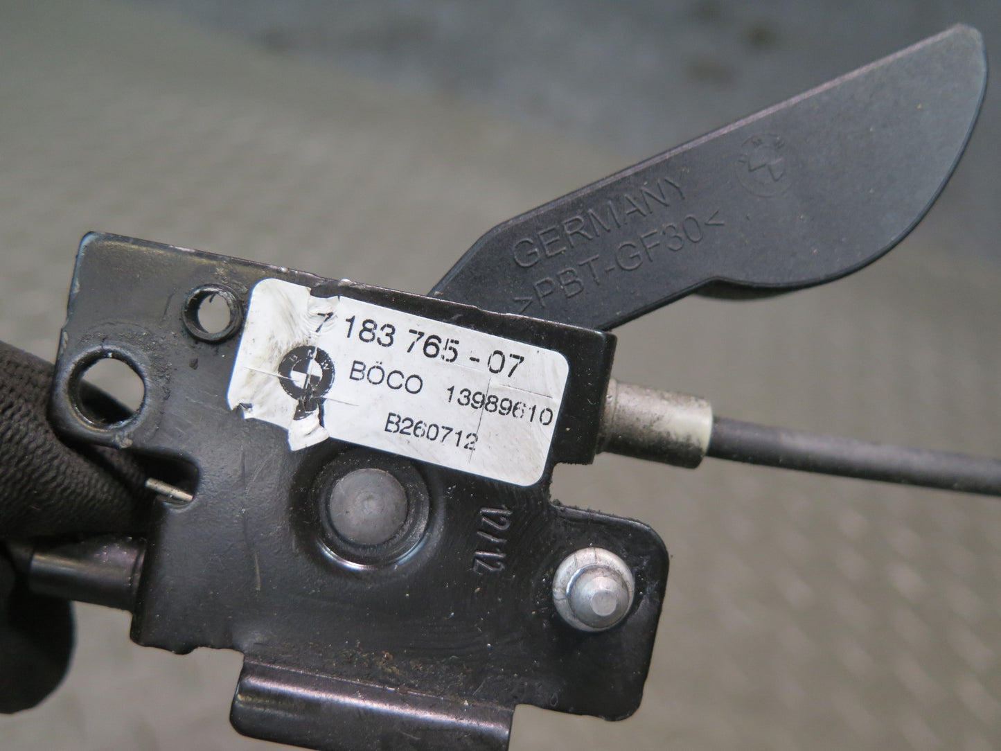 11-16 BMW F10 550iX Front Left & Right Hood Lock Latch w Release Handle Assy OEM
