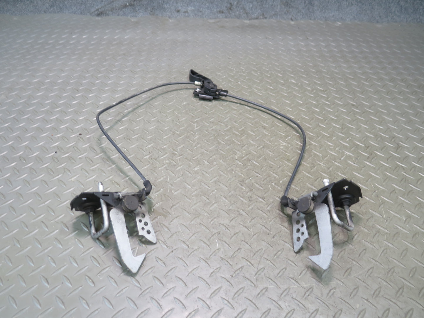 11-16 BMW F10 550iX Front Left & Right Hood Lock Latch w Release Handle Assy OEM