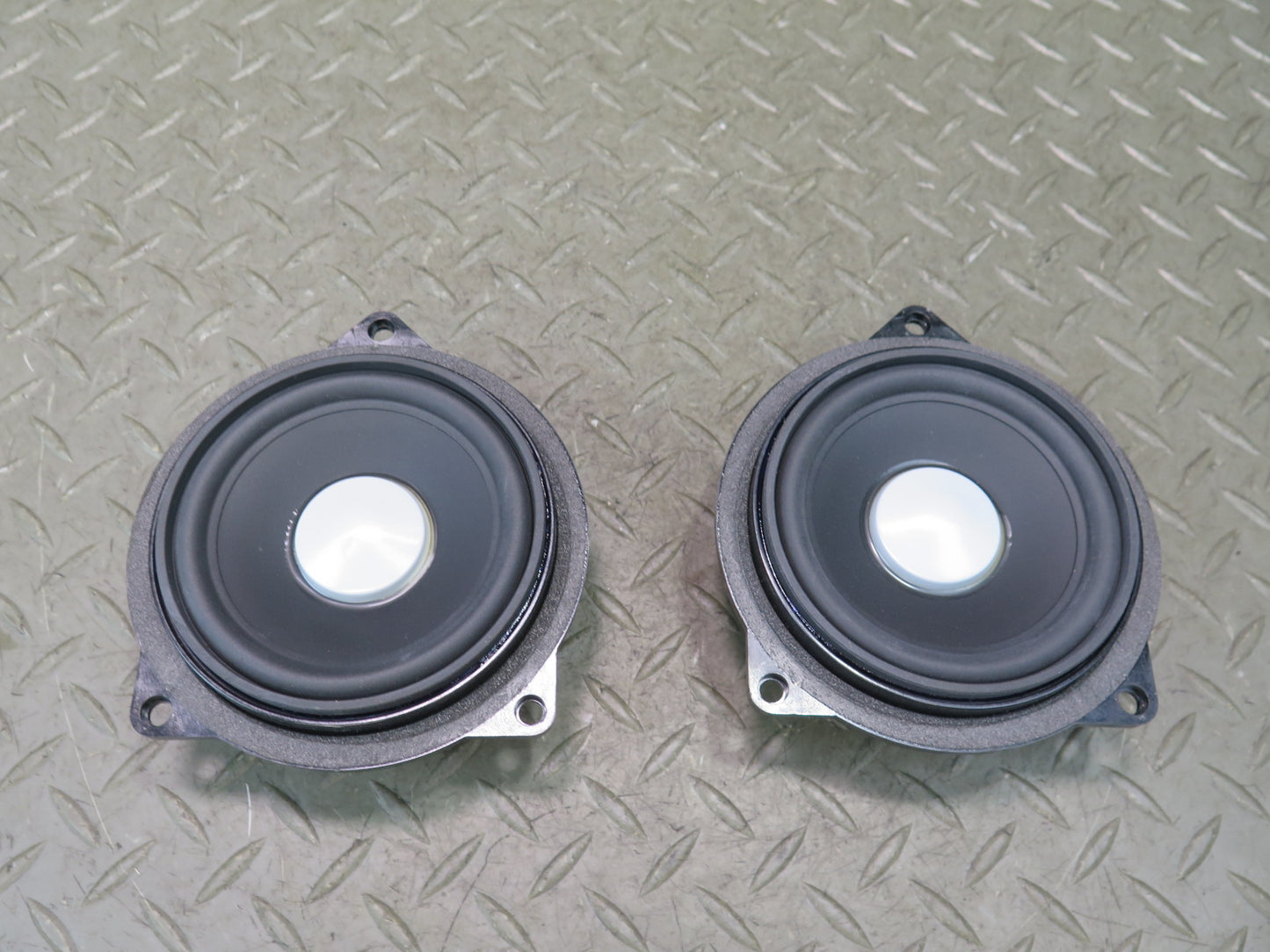 11-16 BMW F10 550iX Set of 2 Rear Left & Right MID Range Speaker OEM