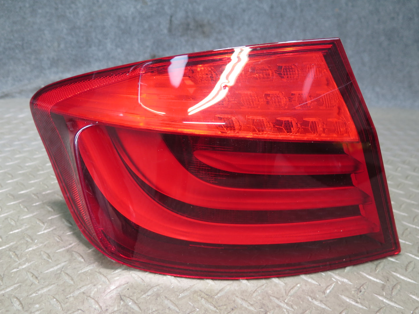 11-13 BMW F10 550I 535I 528I Sedan Rear Left Outer Tail Light Lamp OEM