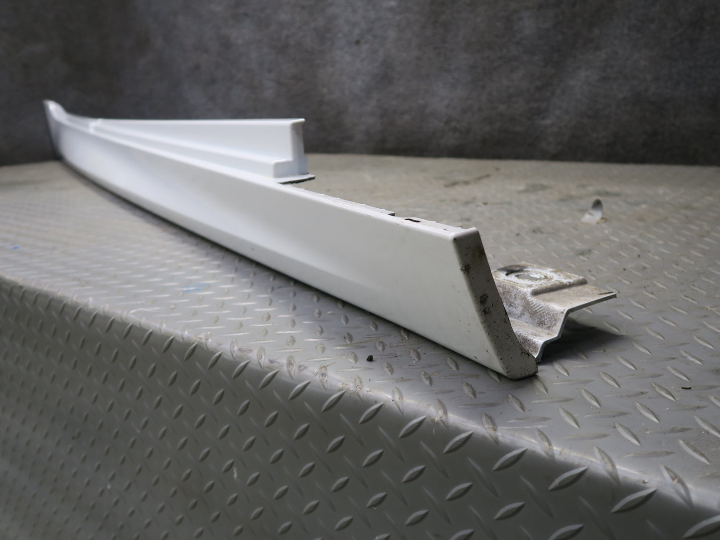 11-16 BMW F10 550iX M Sport Right Side Skirt Rocker Panel Lower Molding OEM