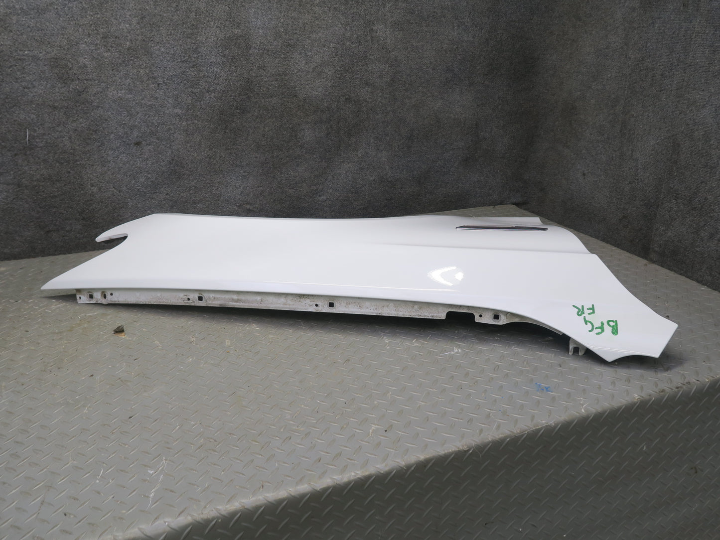 11-16 BMW F10 550iX Front Right Fender Shell Panel Cover Alpine White OEM