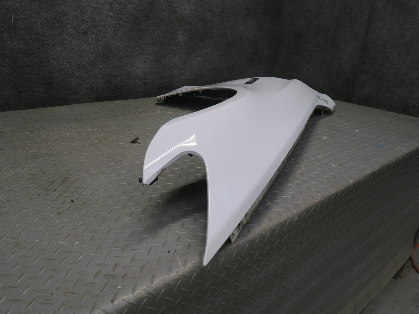 11-16 BMW F10 550iX Front Right Fender Shell Panel Cover Alpine White OEM