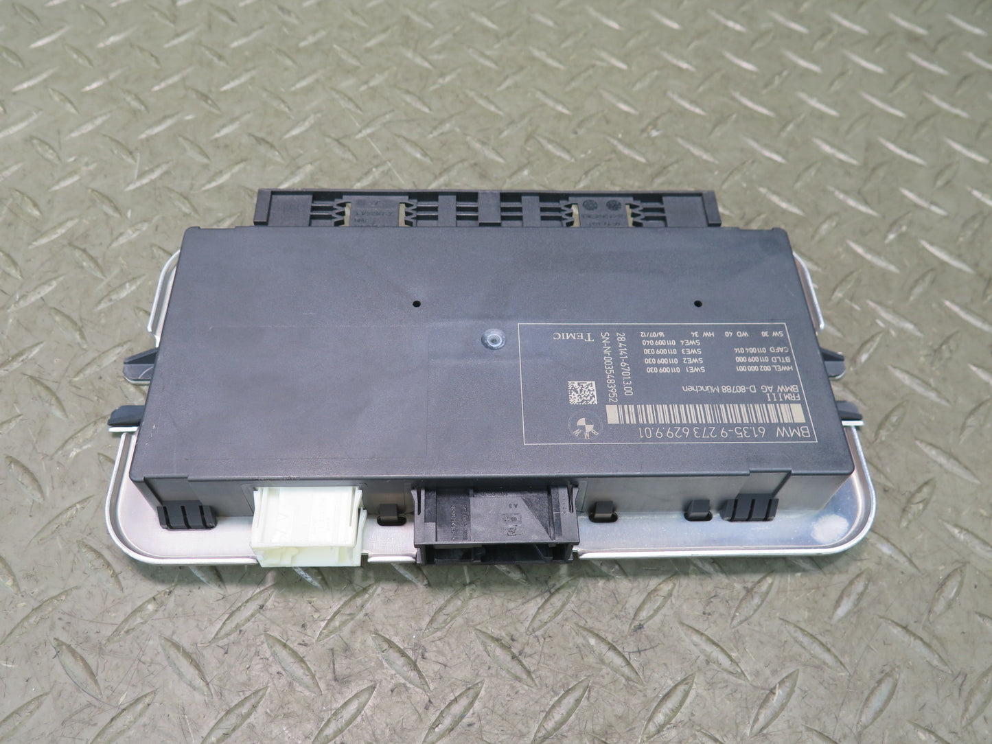 11-13 BMW F10 550iX FRM3 Footwell Light Control Module 9273629 OEM
