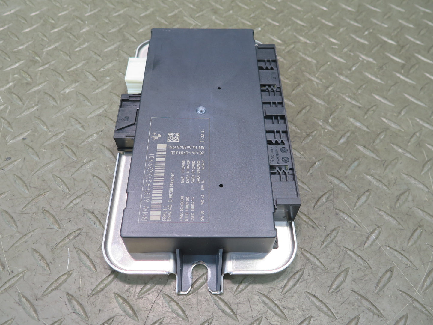 11-13 BMW F10 550iX FRM3 Footwell Light Control Module 9273629 OEM